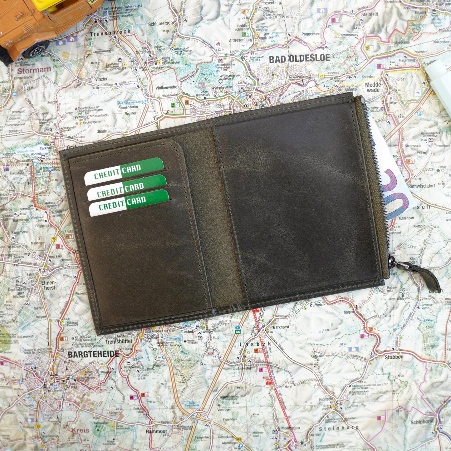 Leder-Wallet-Insert für TN (Passport): Schlankes Reißverschluss- & Karten-Fach