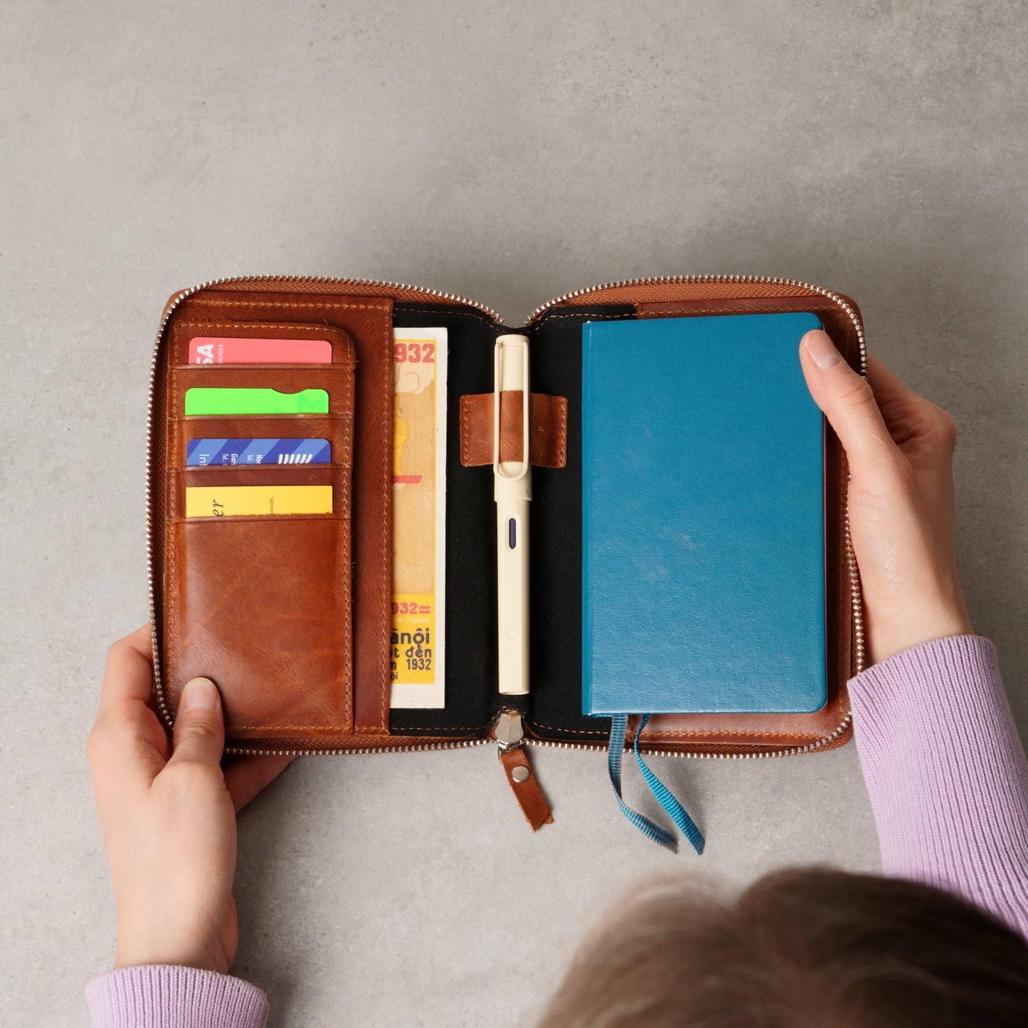 A6 Leather Zip Folio: Pocket Notebook & Card Organizer