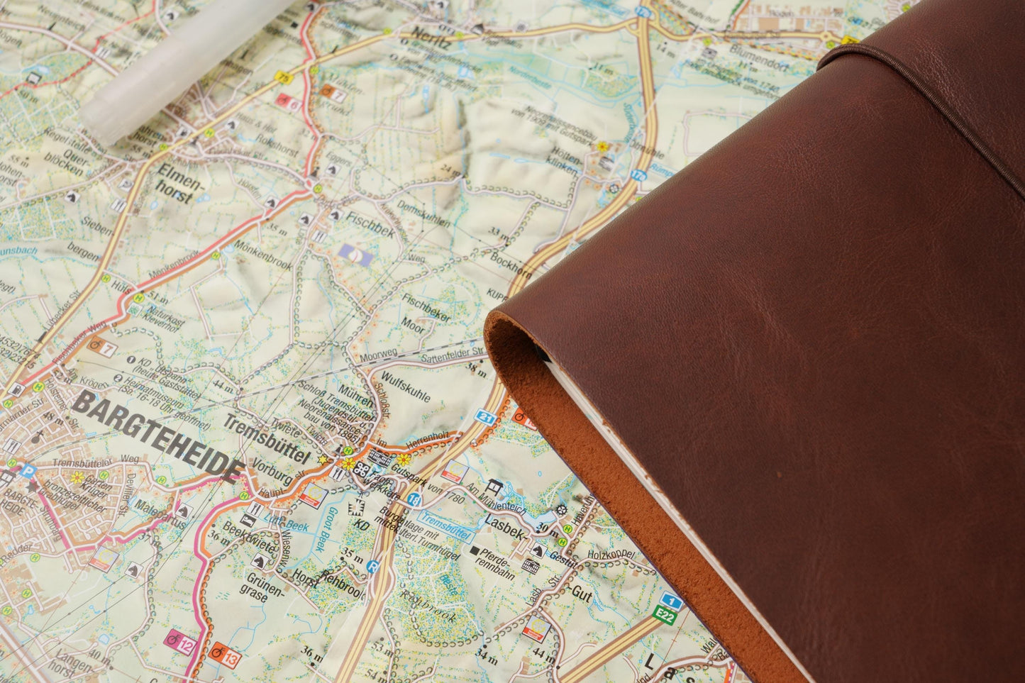 Leather A6 Traveler's Notebook Cover: High-Capacity 4-Insert Folio