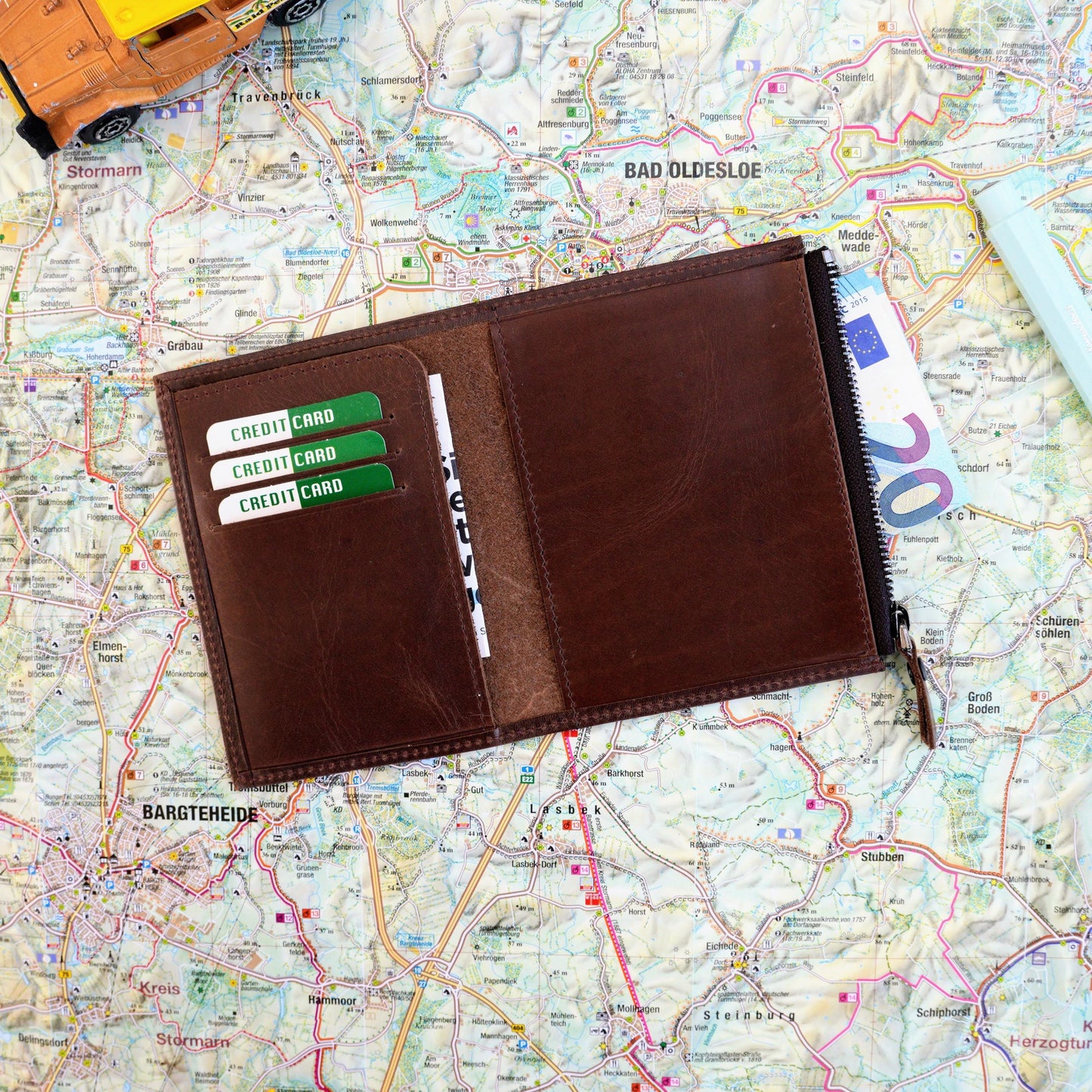 Leder-Wallet-Insert für TN (Passport): Schlankes Reißverschluss- & Karten-Fach