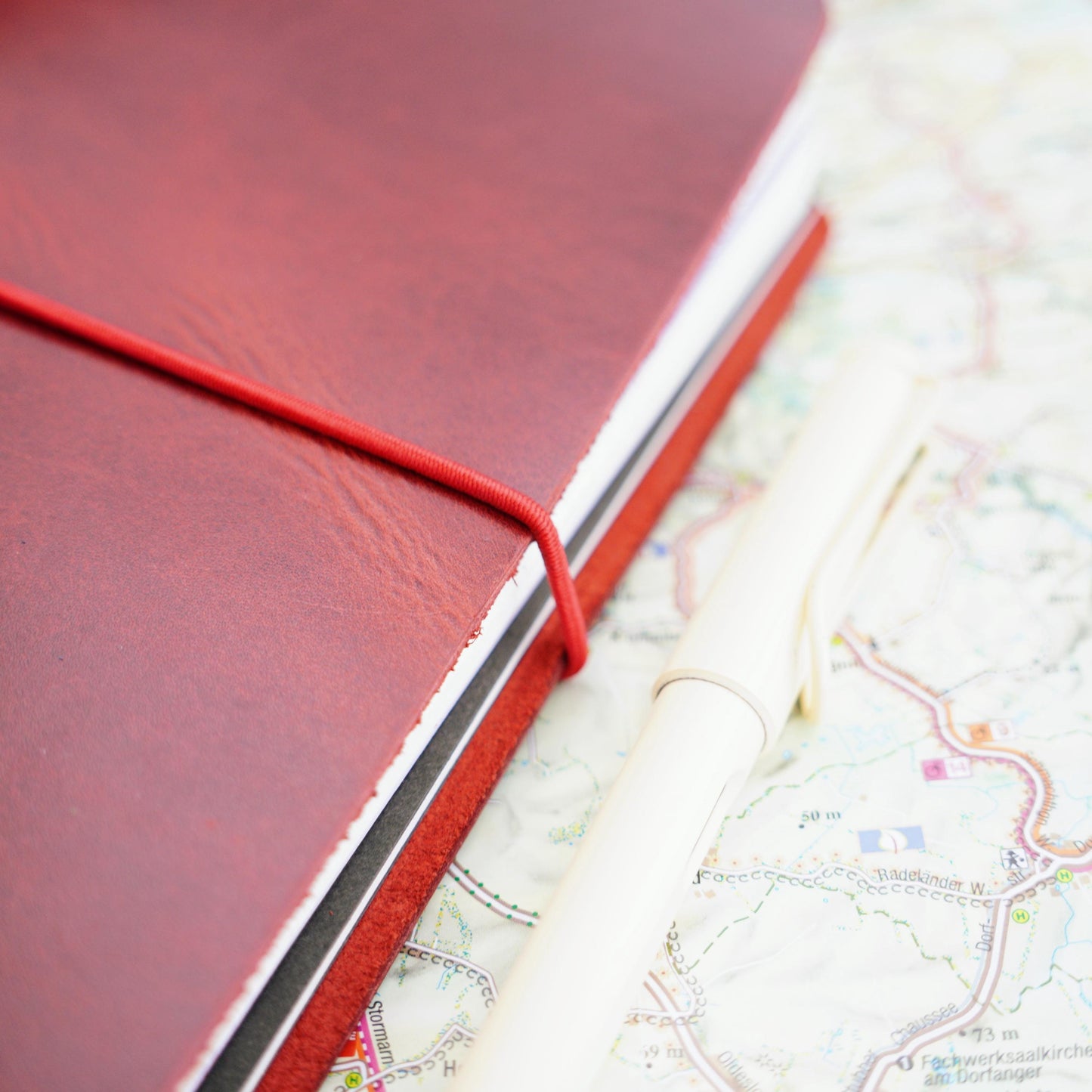 A5 Leather Traveler’s Notebook Cover: High-Capacity 4-Insert Folio