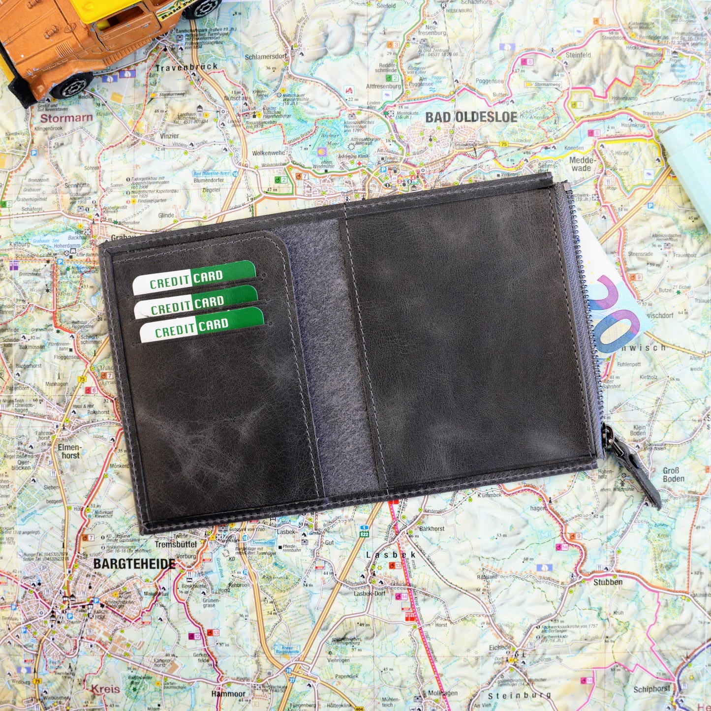 Leder-Wallet-Insert für TN (Passport): Schlankes Reißverschluss- & Karten-Fach