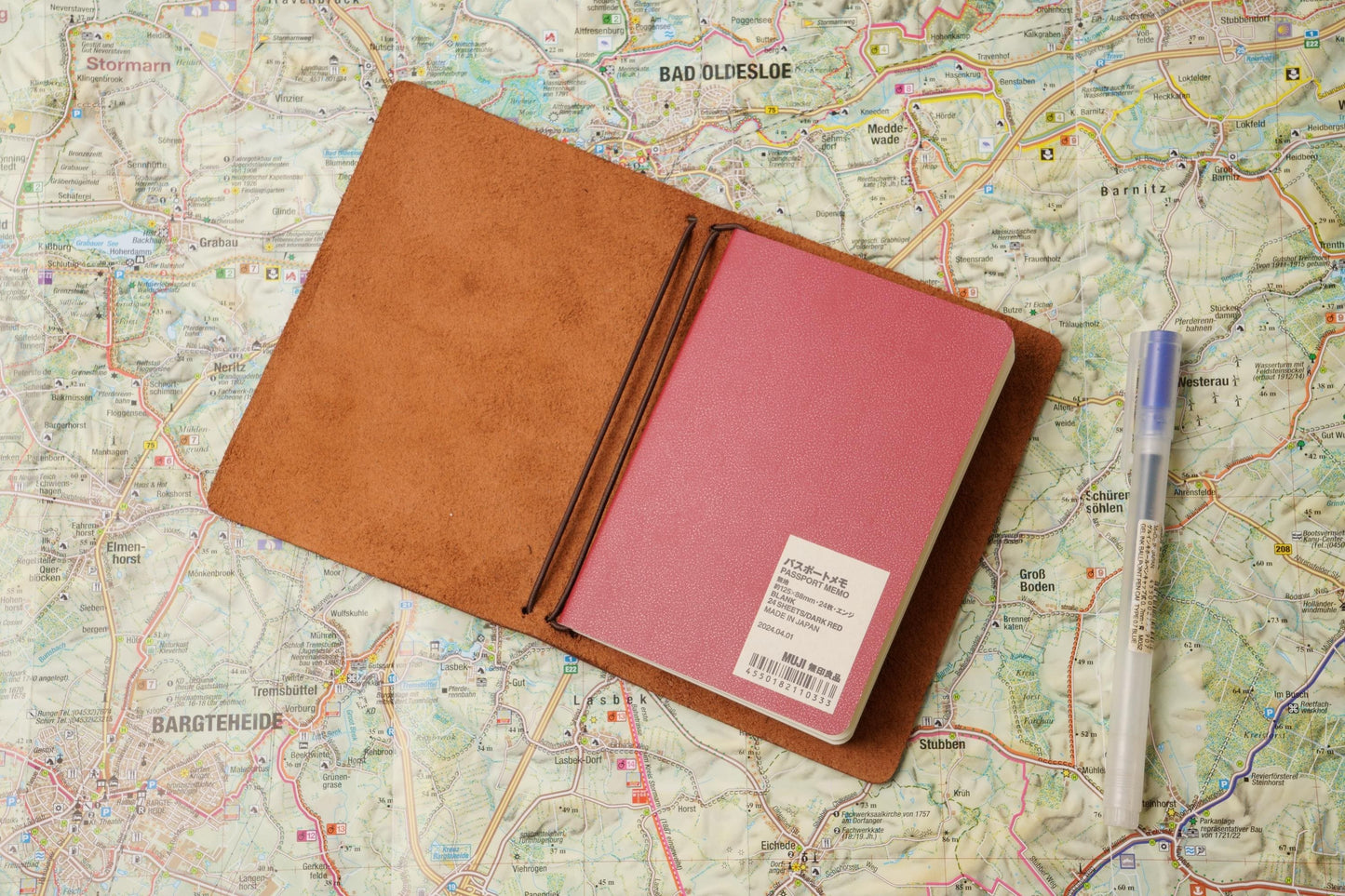 Leder Traveler's Notebook Cover (Passport-Größe): Platz für 4 Inserts