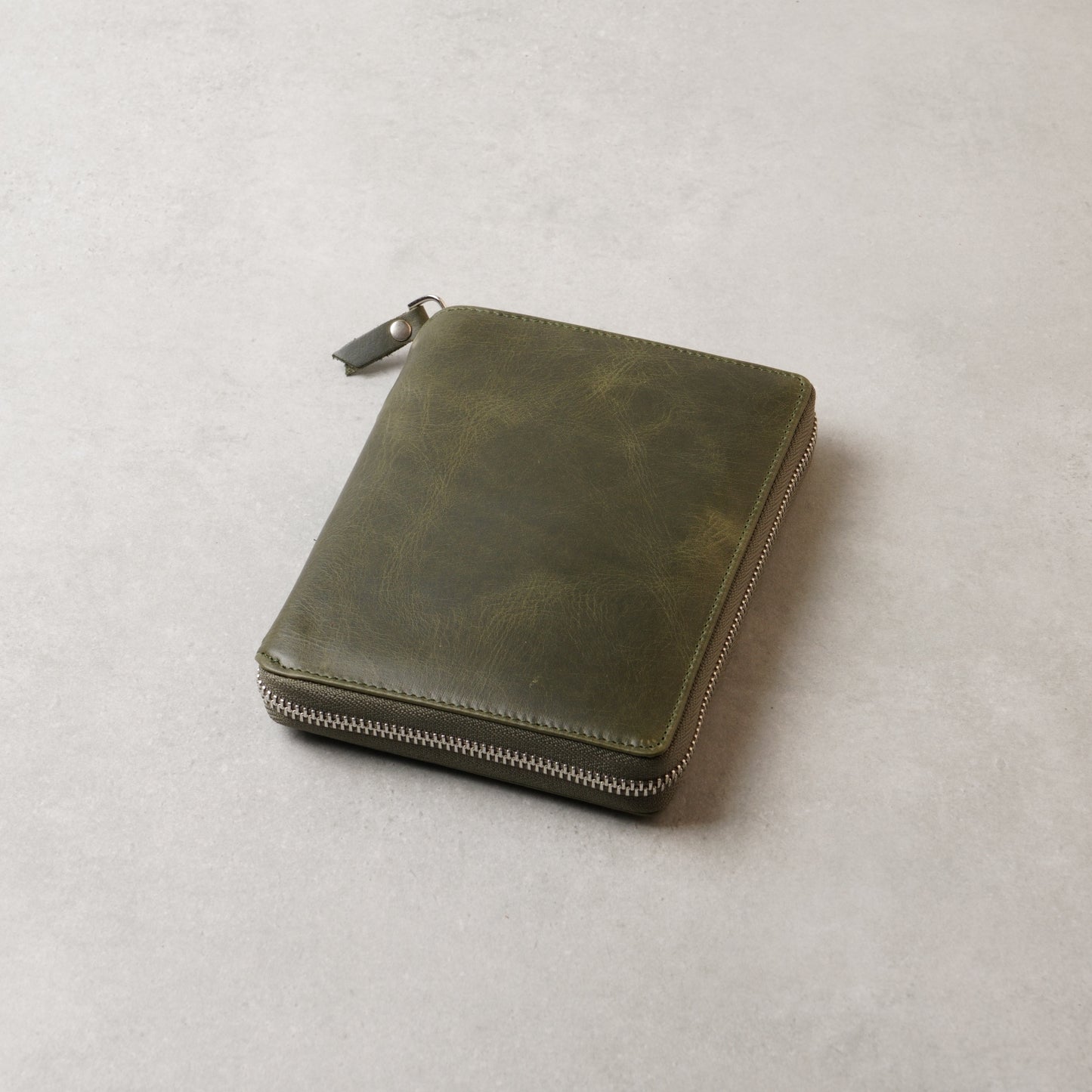 A6 Leather Zip Folio: Pocket Notebook & Card Organizer