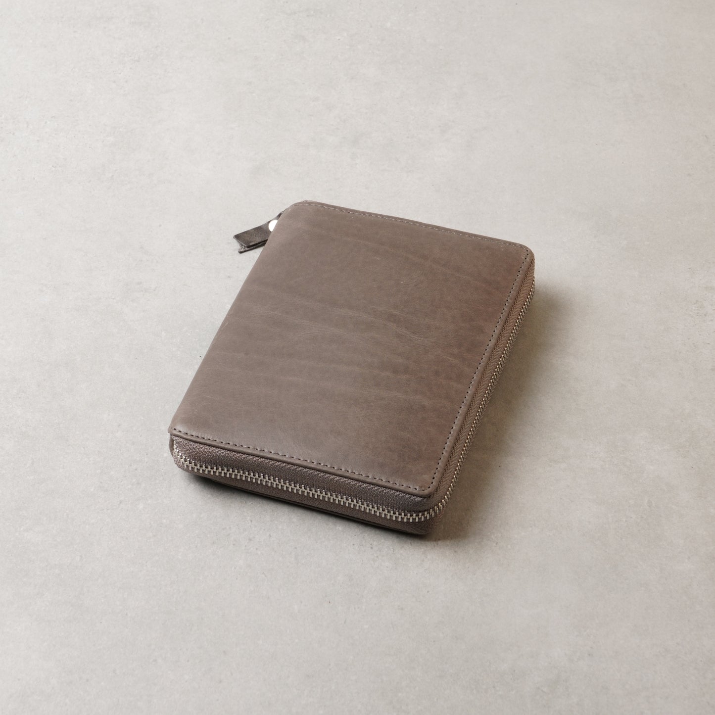 A6 Leather Zip Folio: Pocket Notebook & Card Organizer