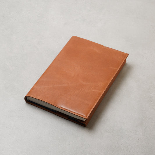 Adjustable Leather Book Cover: Universal Fit for Paperbacks & Hardcovers
