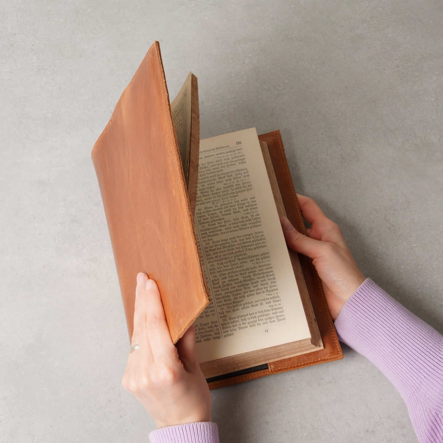 Premium Leder-Hülle für Study Bibles: Passend für ESV & Woman’s Edition (Hardcover)