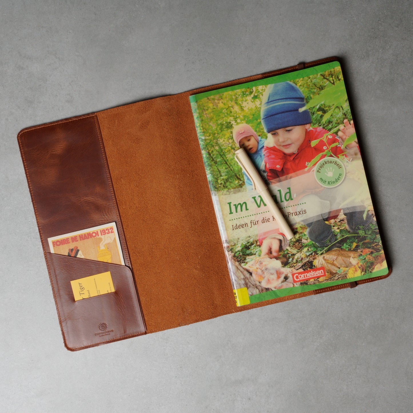 A4 Leather Book & Textbook Cover: Elastic Closure Folio