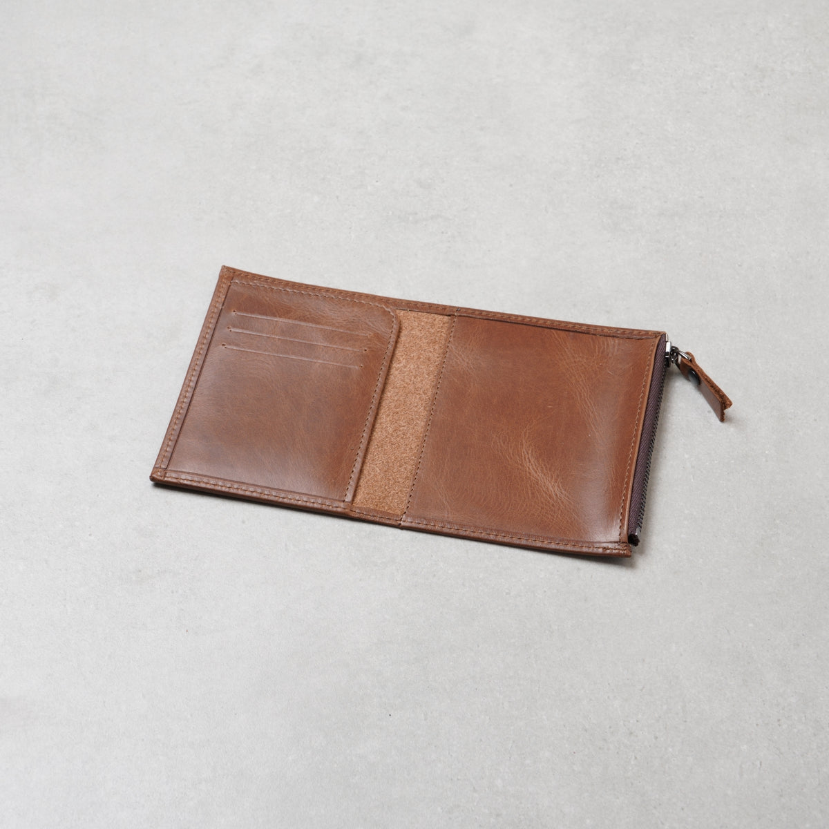 Leder-Wallet-Insert für TN (Passport): Schlankes Reißverschluss- & Karten-Fach