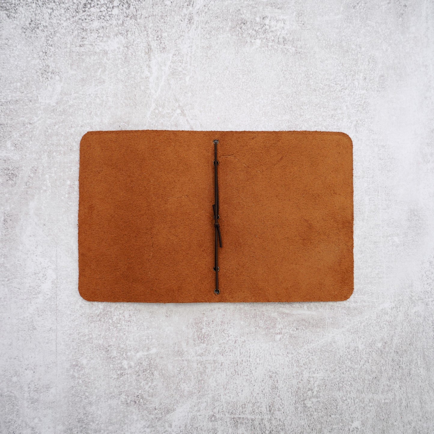 Signature A6 Traveler’s Notebook & Wallet Set aus Leder