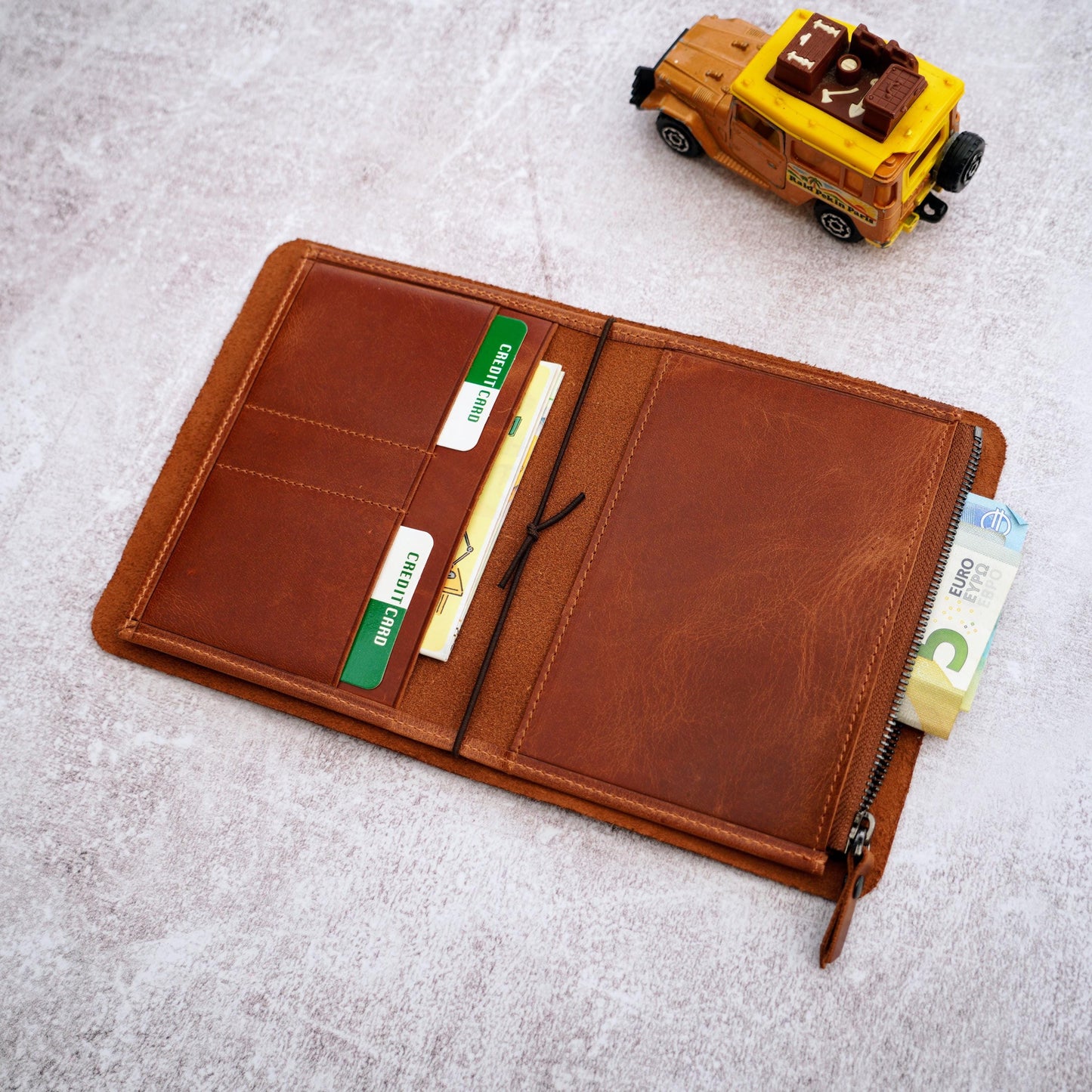 Signature A6 Traveler’s Notebook & Wallet Set aus Leder
