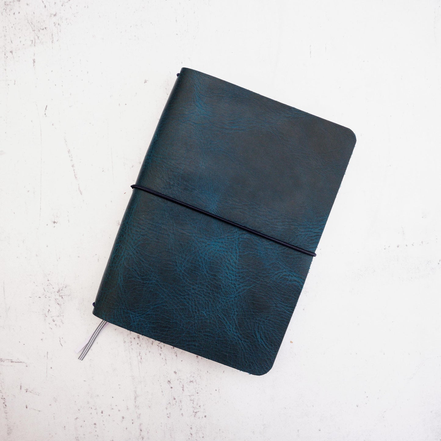 A5 Leather Traveler’s Notebook Cover: High-Capacity 4-Insert Folio