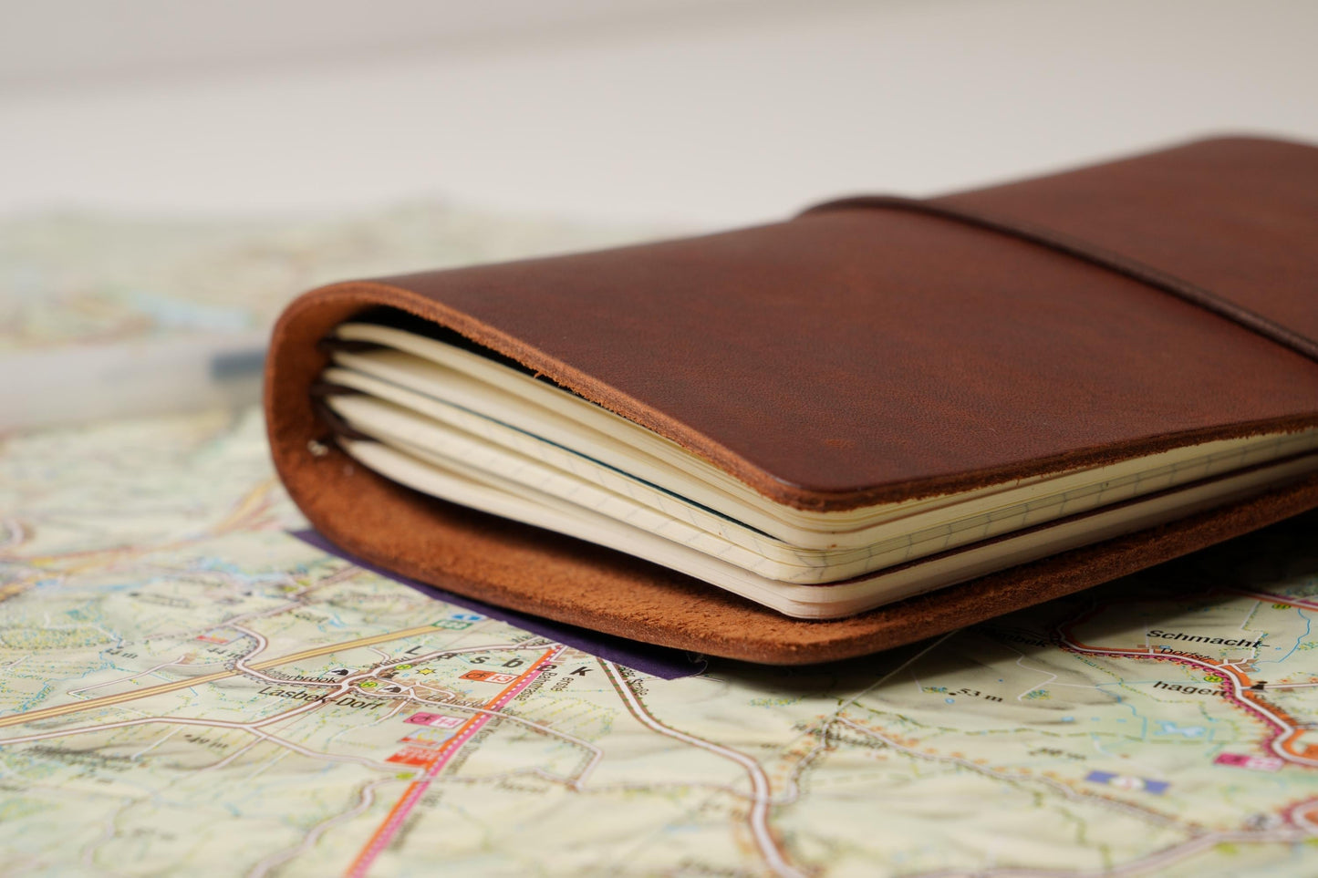 Leder Traveler's Notebook Cover (Passport-Größe): Platz für 4 Inserts