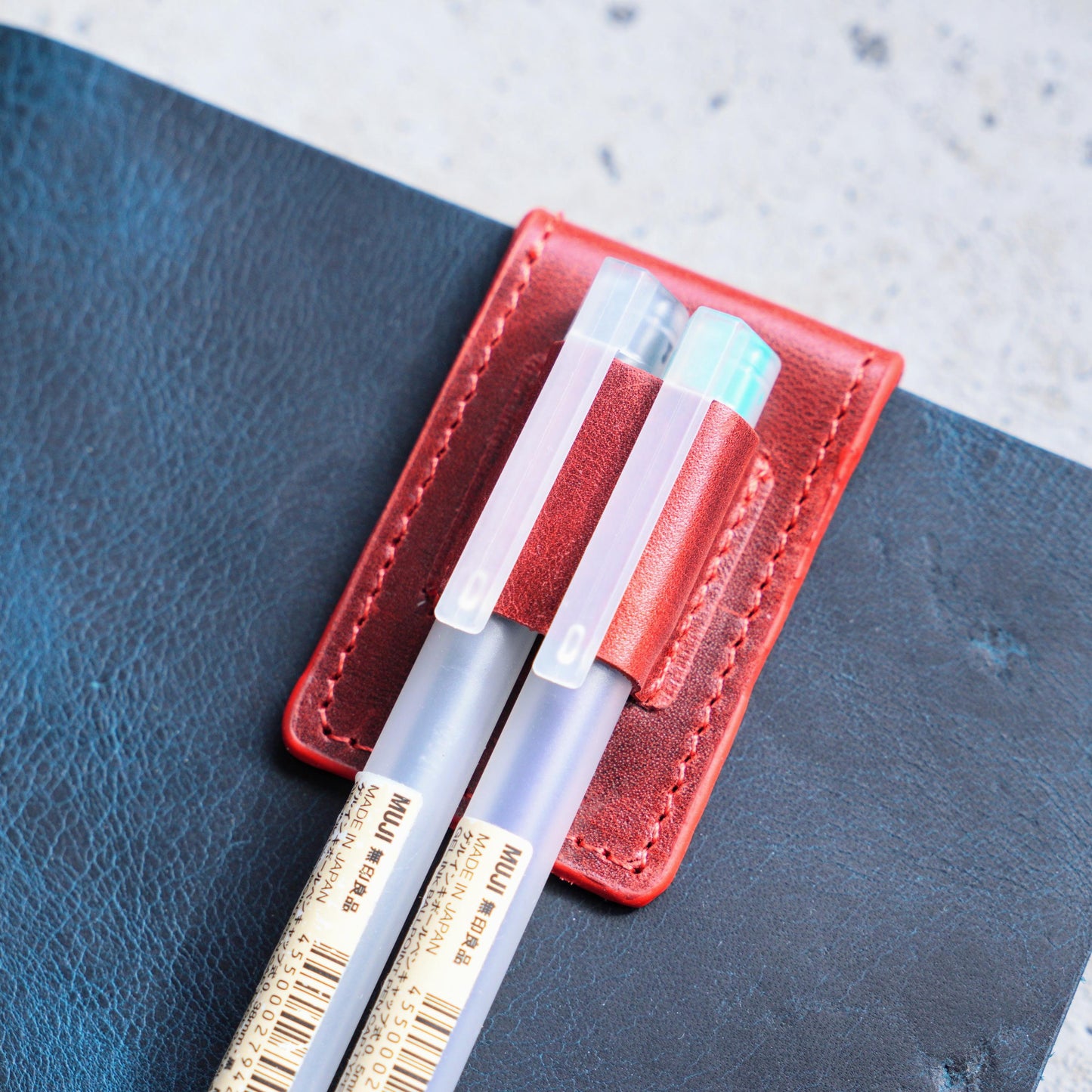 Vertical Magnetic Leather Pen Clip: Secure Journal Holder